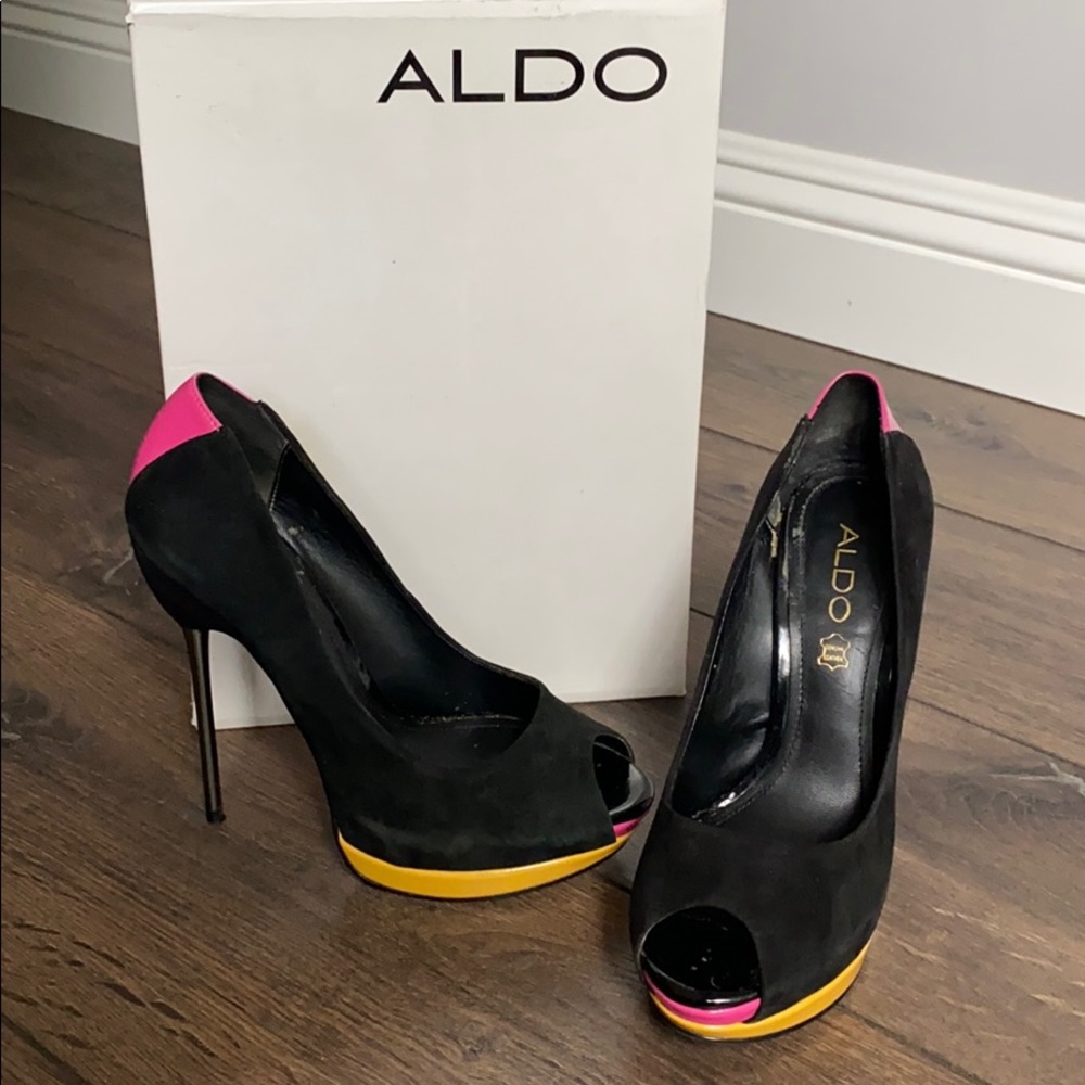 Aldo Deltoro black suede heels with color accents